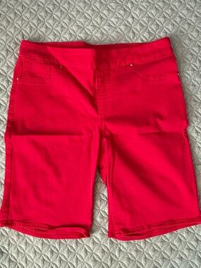 Women’s Pink Stretch Bermuda Shorts